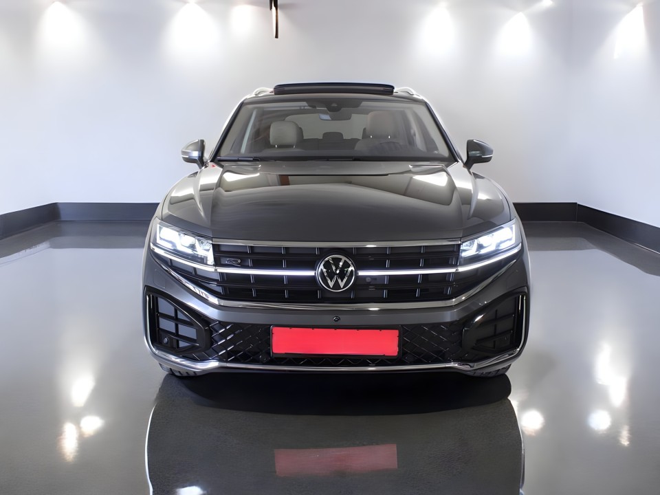 Volkswagen Touareg 3.0TDI R-Line (2)