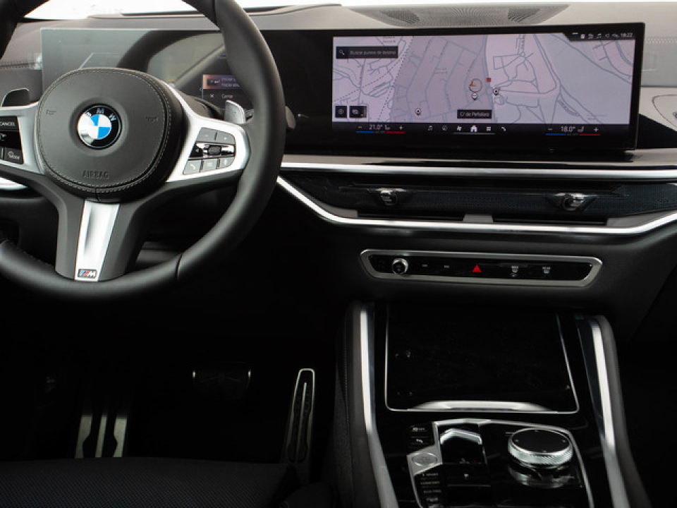 BMW X6 xDrive30d M-Sport facelift 2023 - foto 12