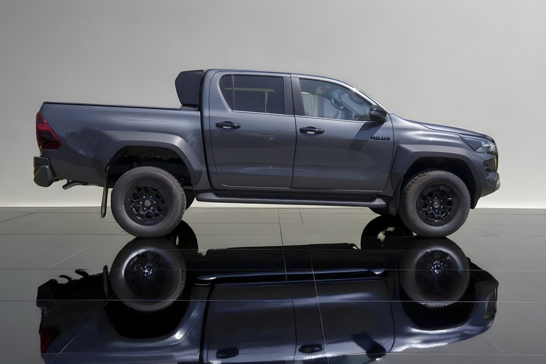 Toyota Hilux 2.8 Double Cab GR Sport (4)
