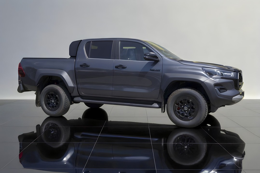 Toyota Hilux 2.8 Double Cab GR Sport (3)