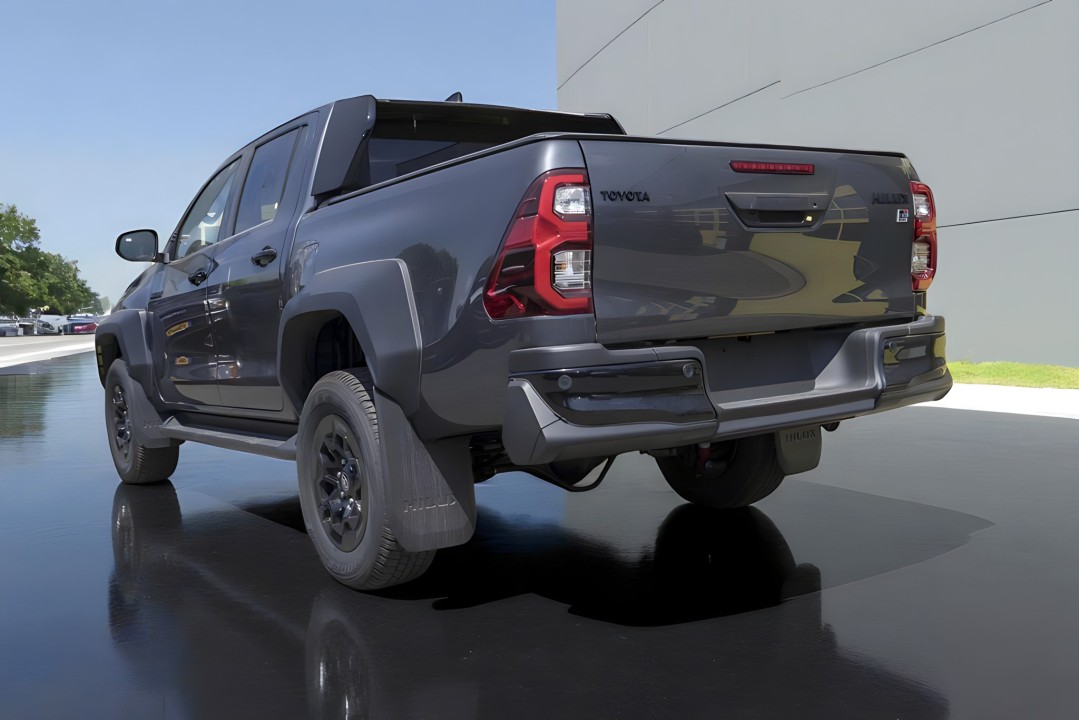 Toyota Hilux 2.8 Double Cab GR Sport (5)