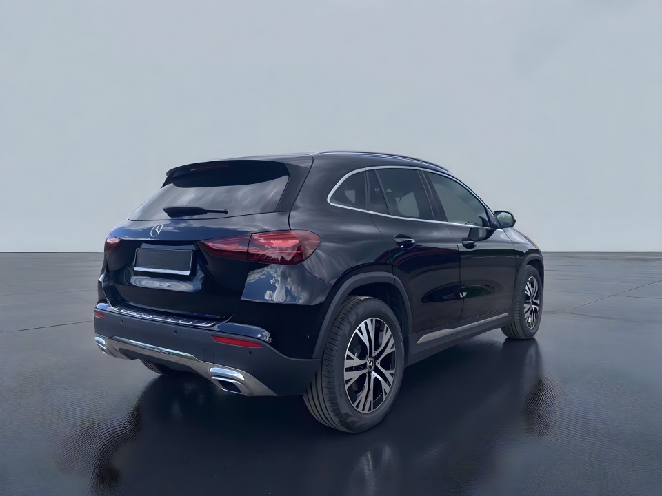 Mercedes-Benz GLA 180 (3)