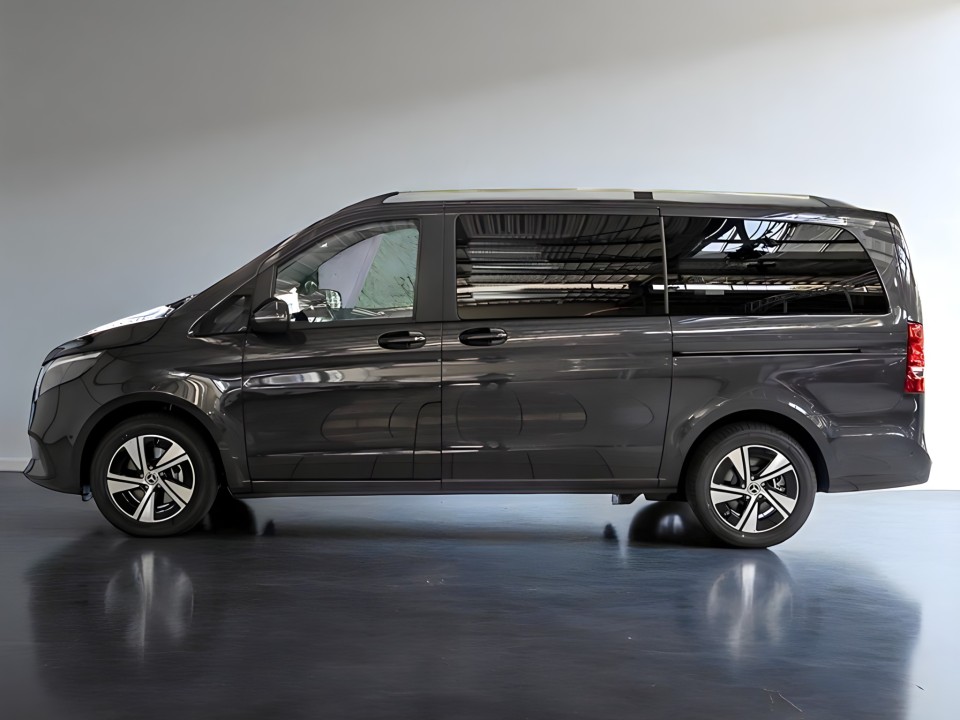 Mercedes-Benz V 220d (3)