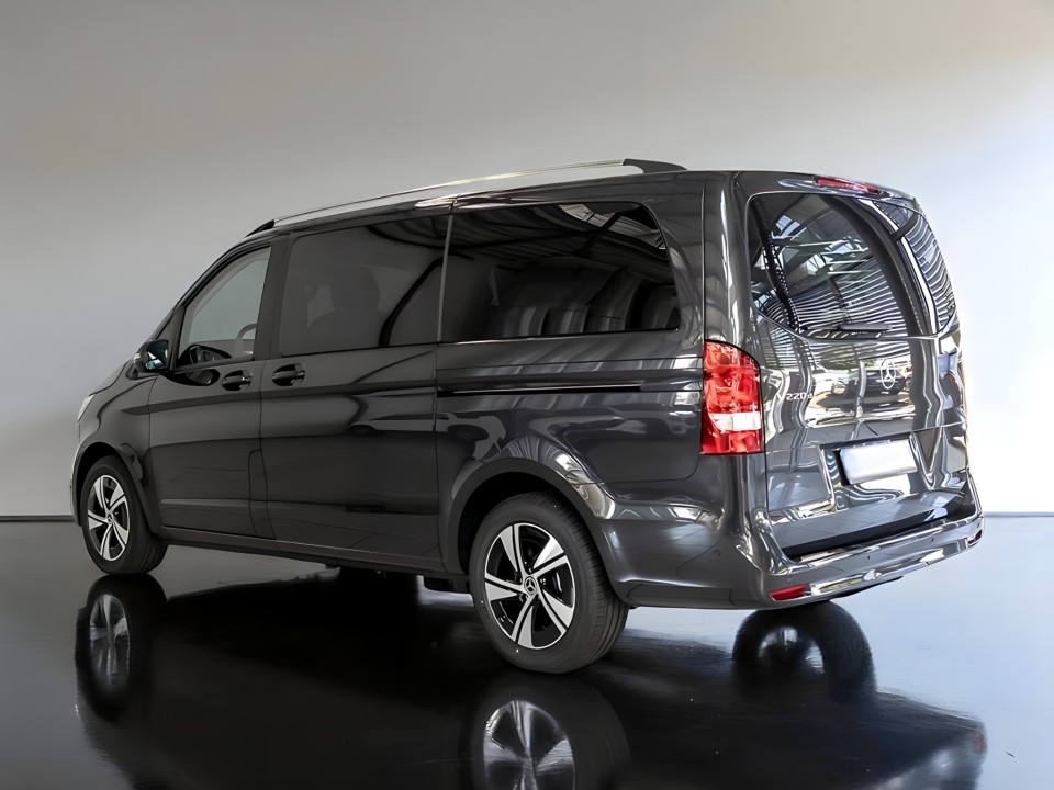 Mercedes-Benz V 220d (4)