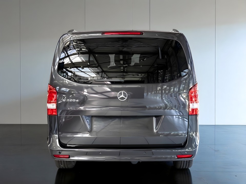 Mercedes-Benz V 220d (5)