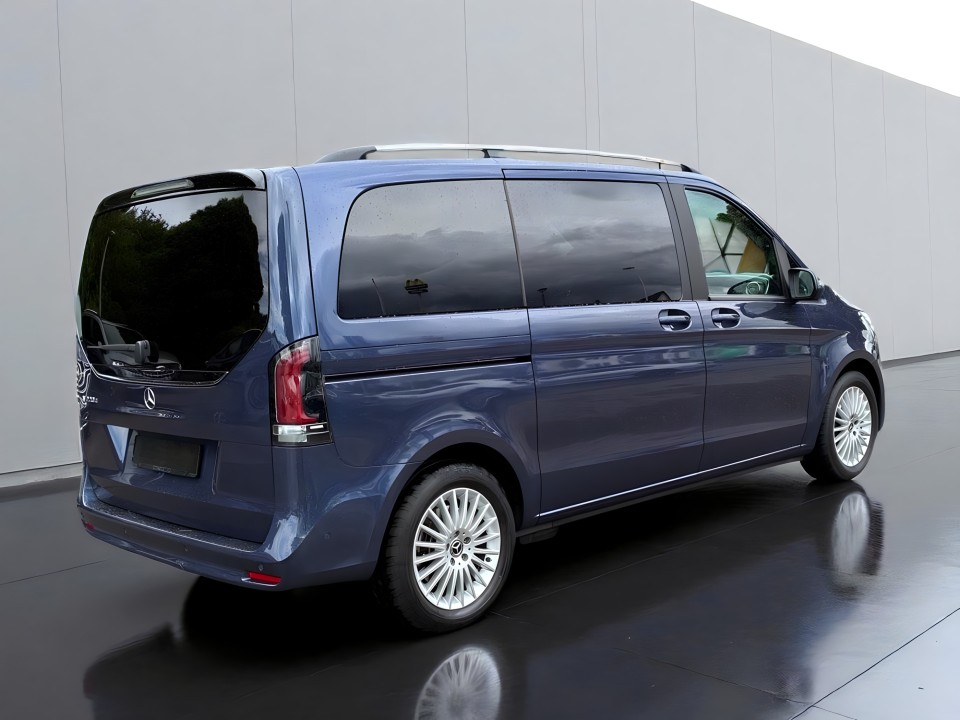 Mercedes-Benz V 220d (3)