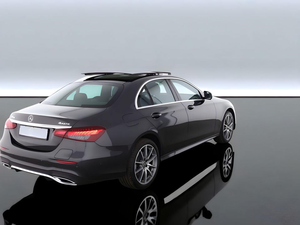 Mercedes-Benz E 300de 4MATIC AMG (3)