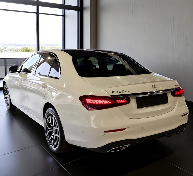 Mercedes-Benz E 300de 4MATIC AMG (4)