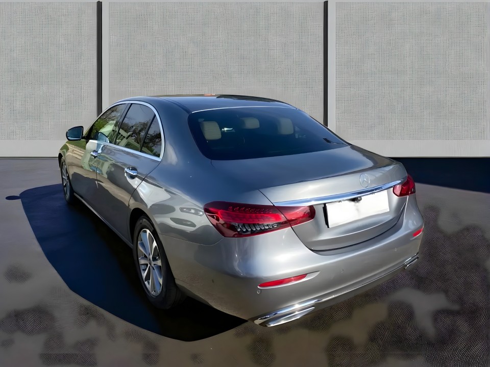 Mercedes-Benz E 220d (3)