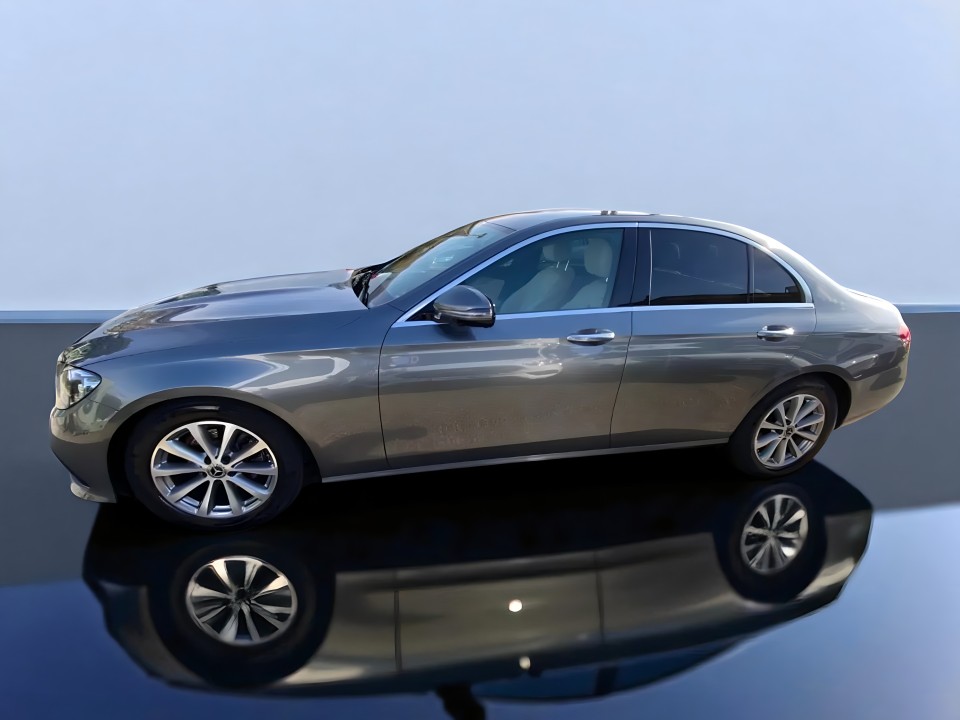 Mercedes-Benz E 220d (4)