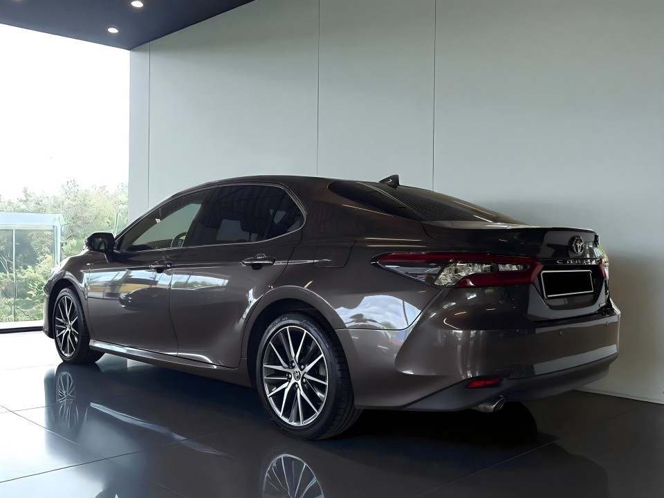 Toyota Camry Hybrid CVT Executive (5)