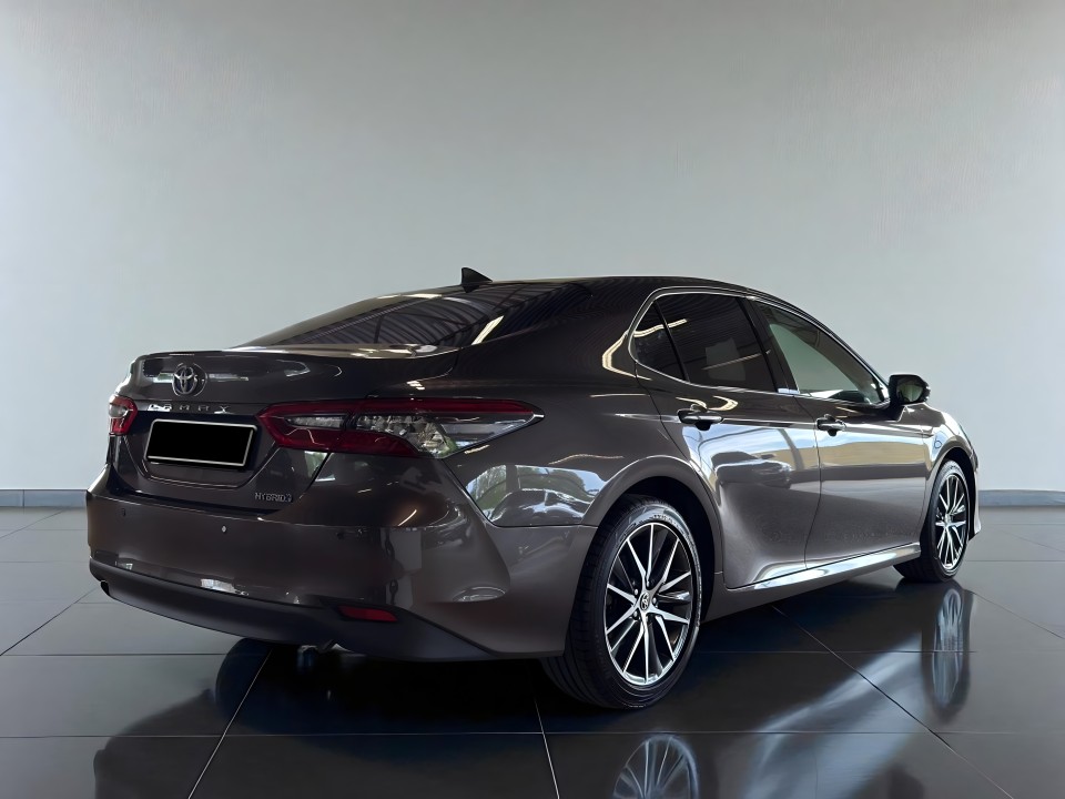 Toyota Camry Hybrid CVT Executive (3)