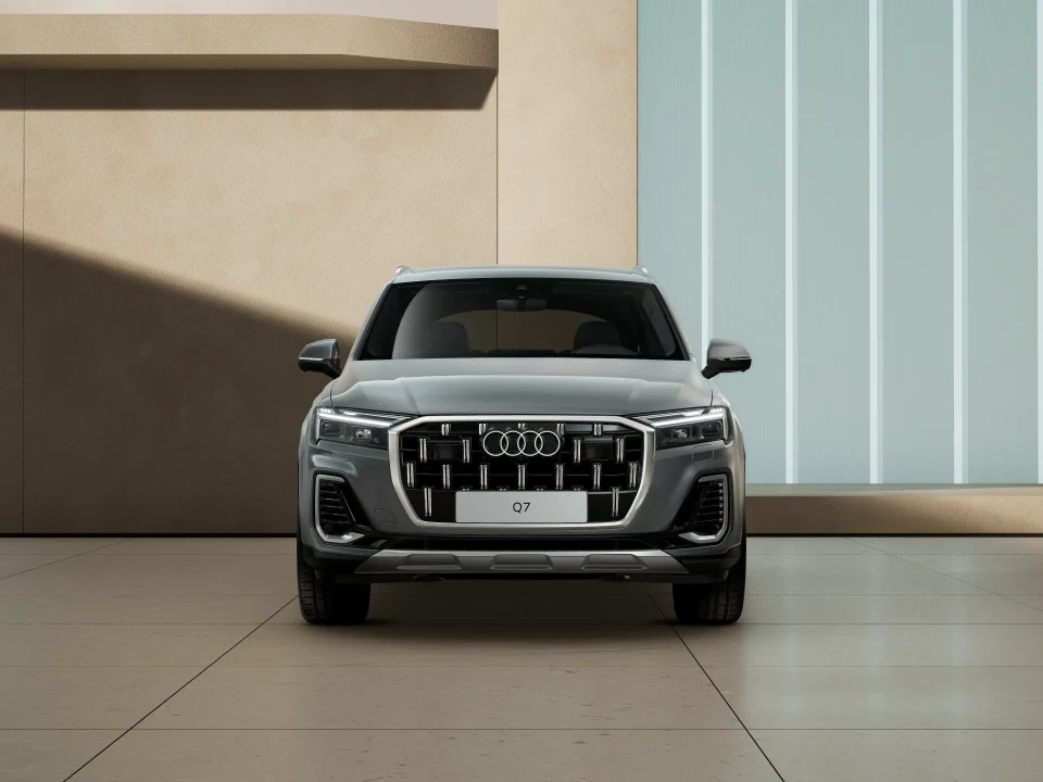 Audi Q7 55TFSI Quattro S-line (2)