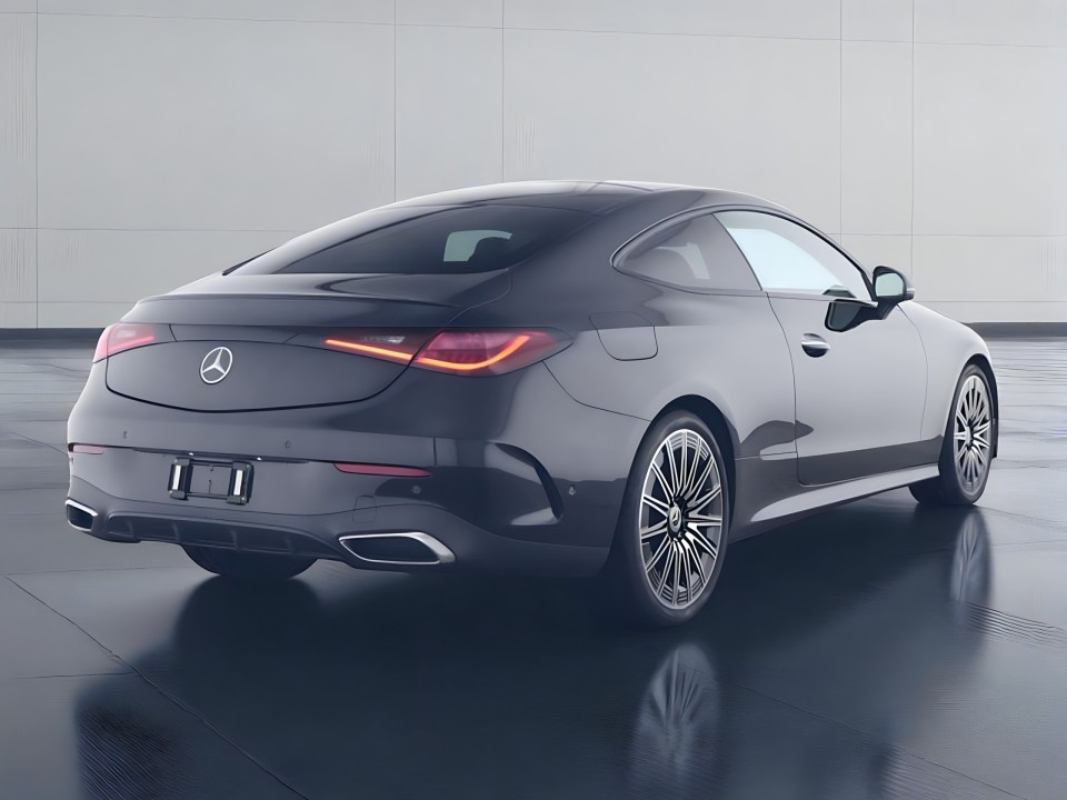 Mercedes-Benz CLE 300e 4MATIC AMG Line (2)