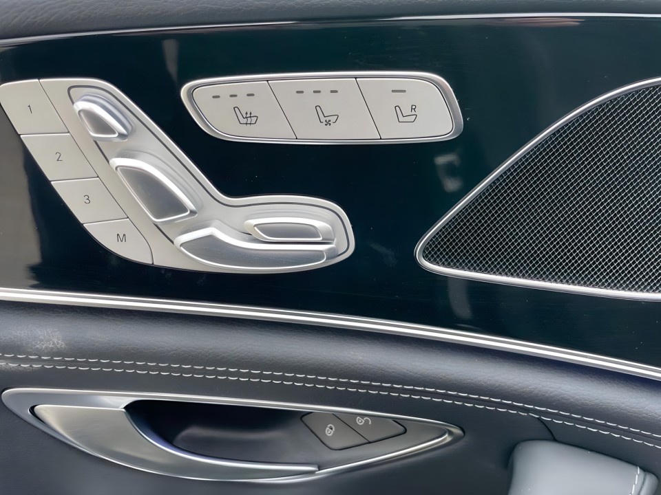 Mercedes-Benz AMG GT 4 53 4MATIC+ - foto 14