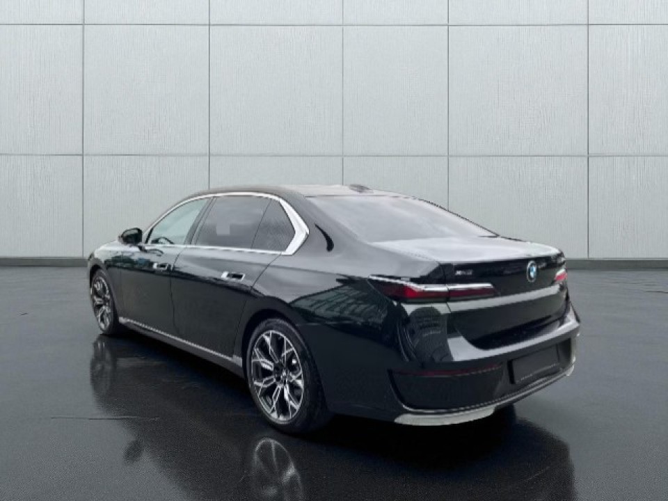 BMW Seria 7 740d xDrive (2)