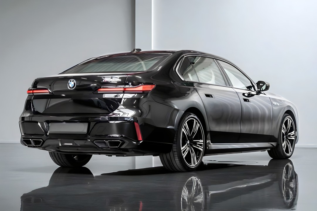 BMW Seria 7 M760e xDrive M-Sport (5)