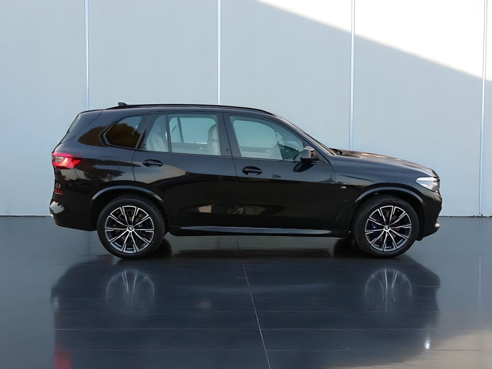 BMW X5 xDrive30d M-Sport (2)