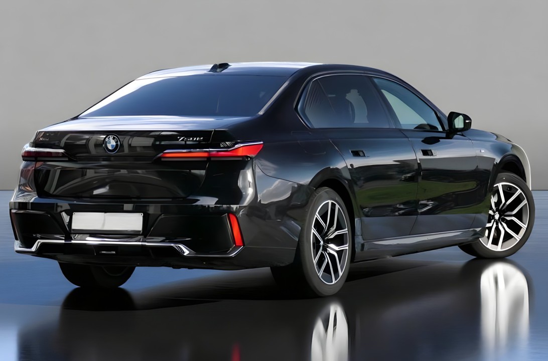BMW Seria 7 750e xDrive (3)