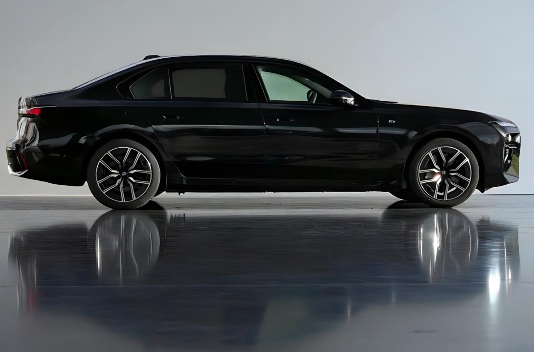 BMW Seria 7 750e xDrive (2)
