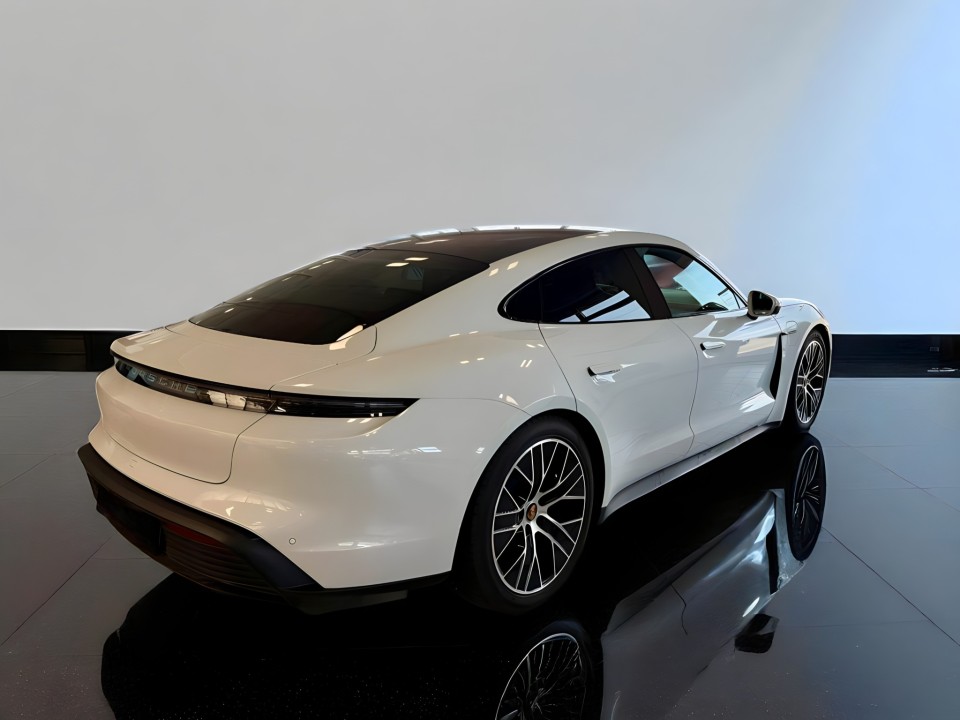 Porsche Taycan Performance (2)