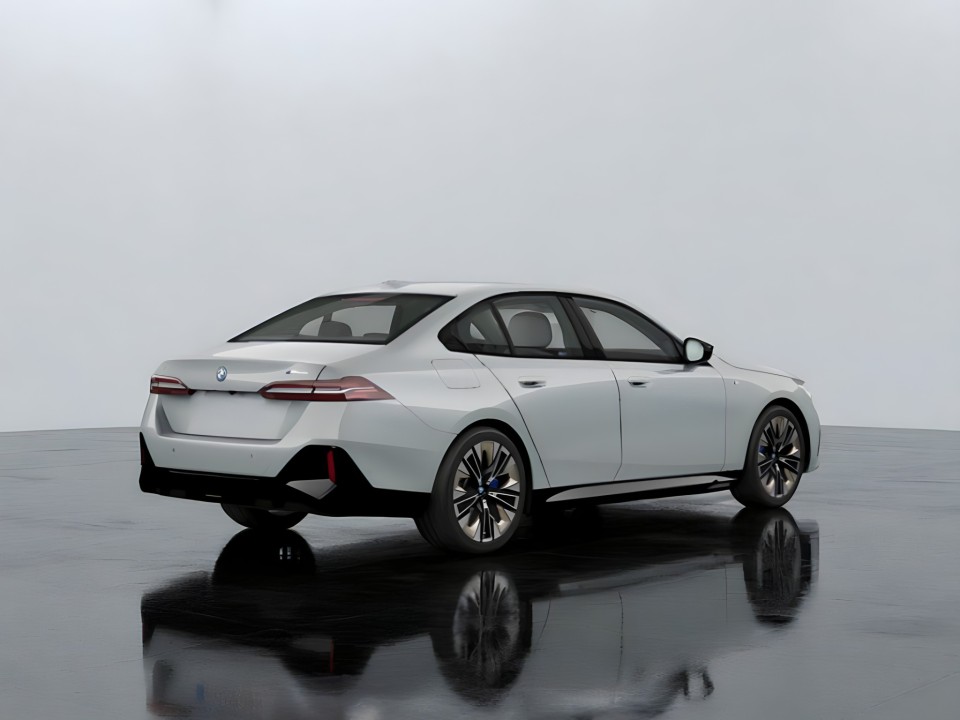 BMW i5 M60 xDrive (3)