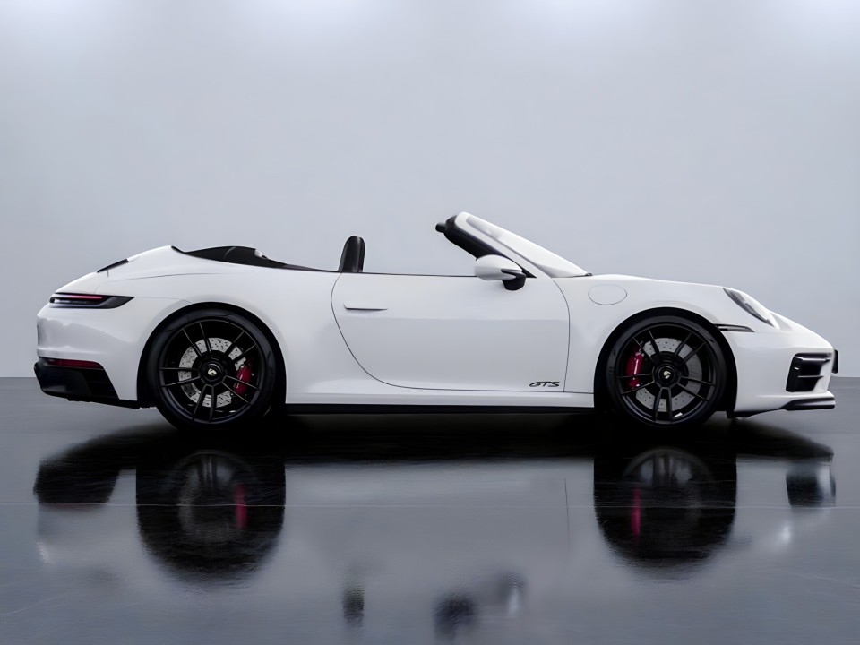 Porsche 911 Carrera 4 GTS Cabrio (2)