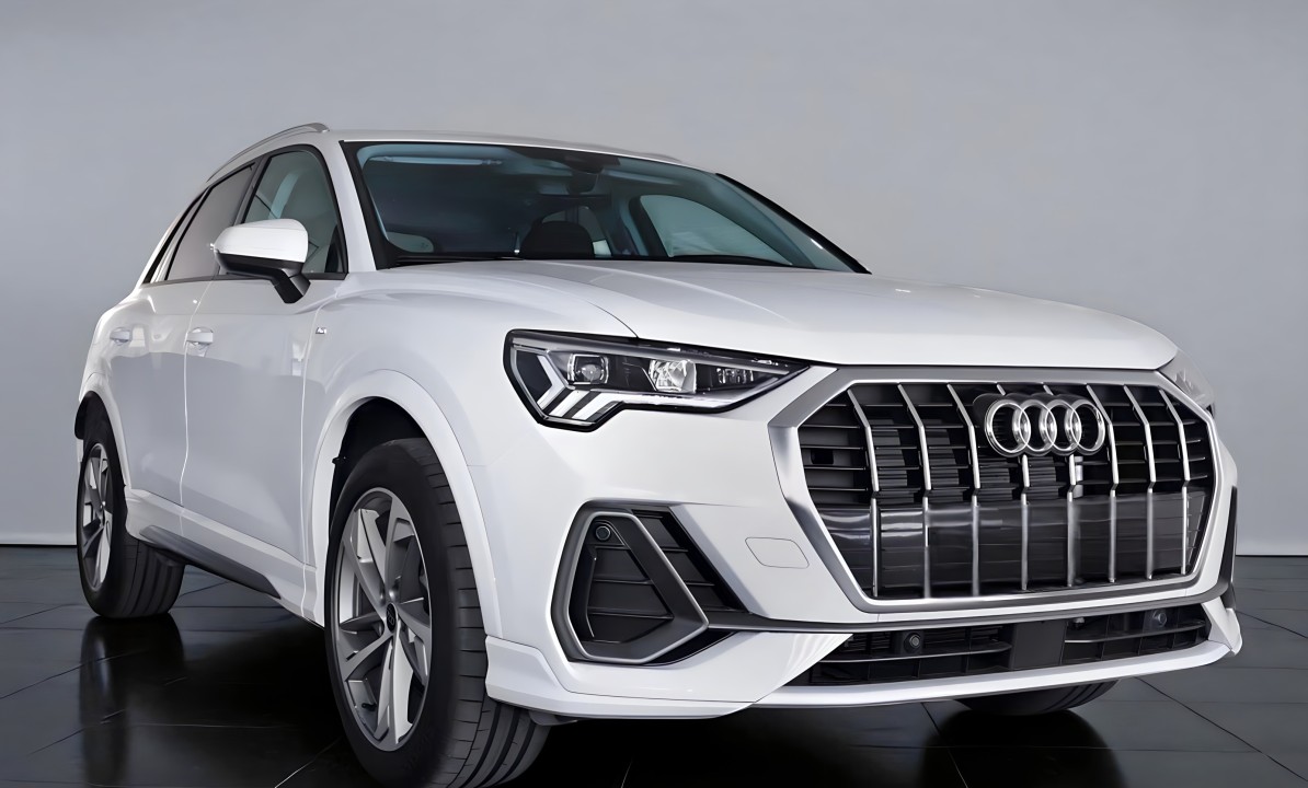 Audi Q345TFSIe S-tronic S line (2)