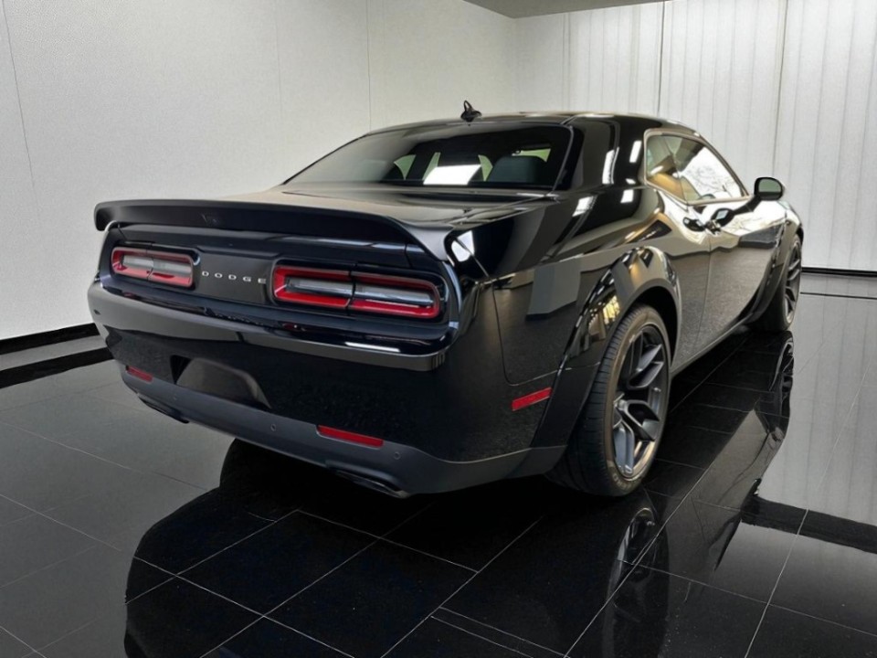 Dodge Challenger SRT Hellcat (4)