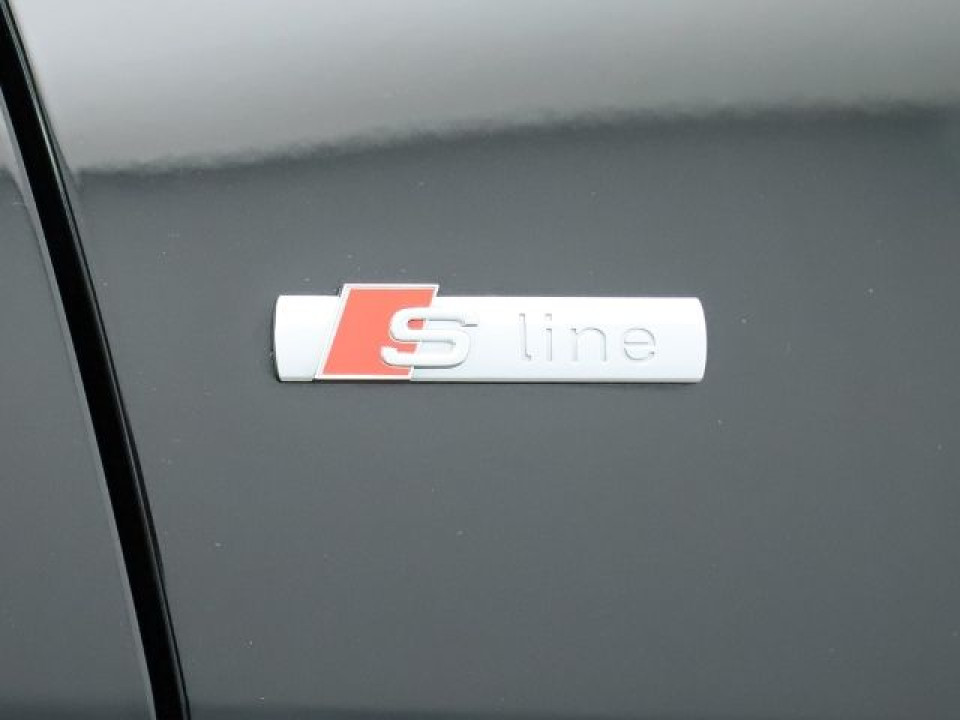 Audi A6 Sedan 2.0 TDI S-Line - foto 18