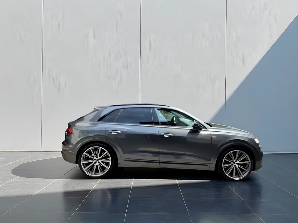 Audi Q8 55 TFSIe quattro S-Line (3)