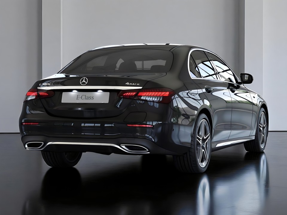 Mercedes-Benz E 300e 4MATIC AMG Line (4)