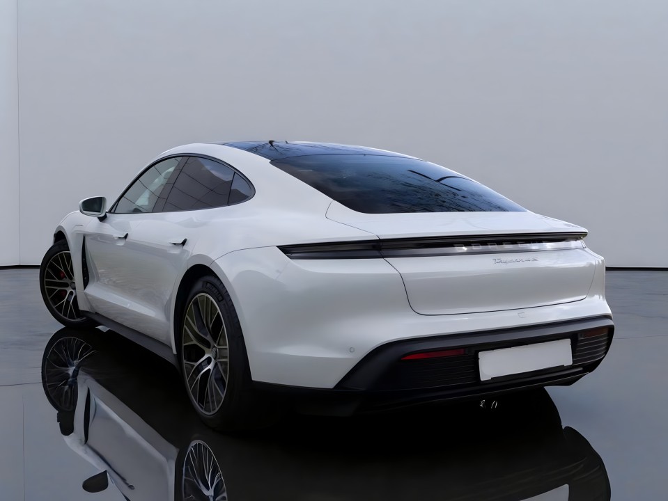 Porsche Taycan 4S (5)