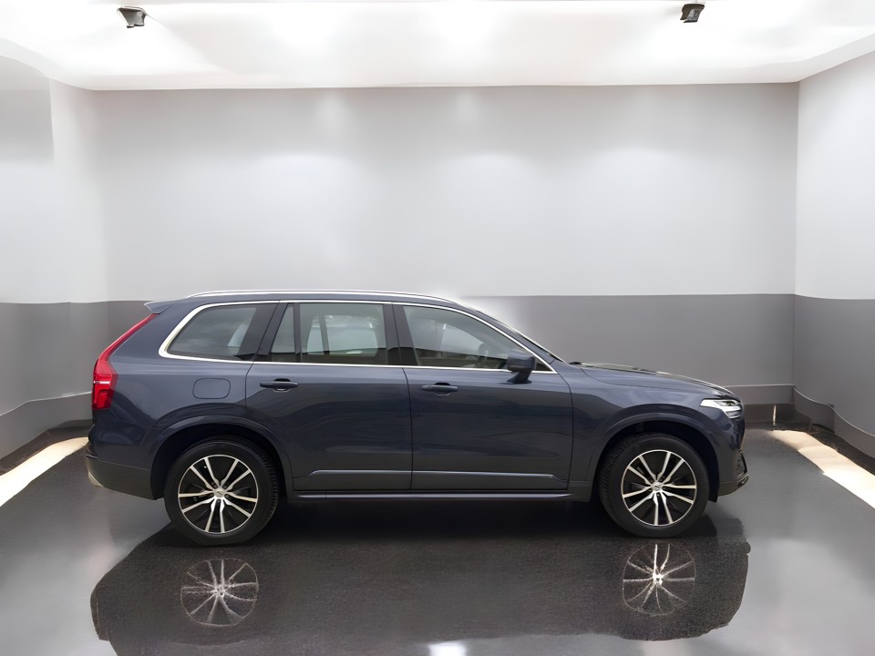Volvo XC 90 Volvo XC90 Momentum Pro (2)