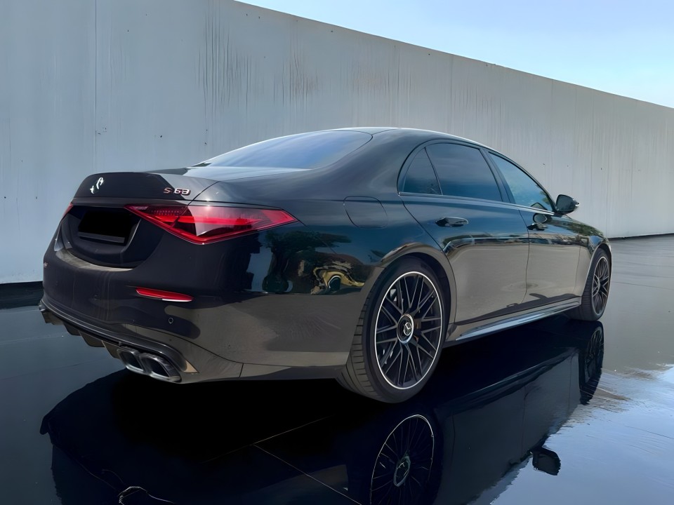 Mercedes-Benz S 63 AMG 4MATIC+ E PERFORMANCE (2)