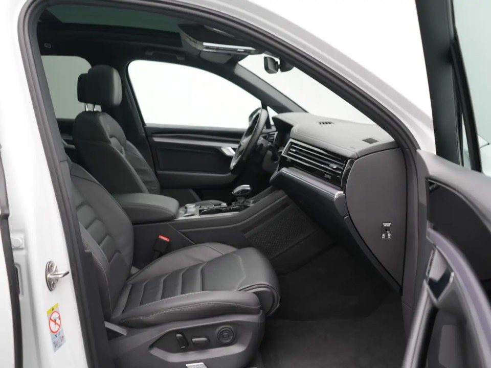 Volkswagen Touareg V6 TDI R-Line (5)