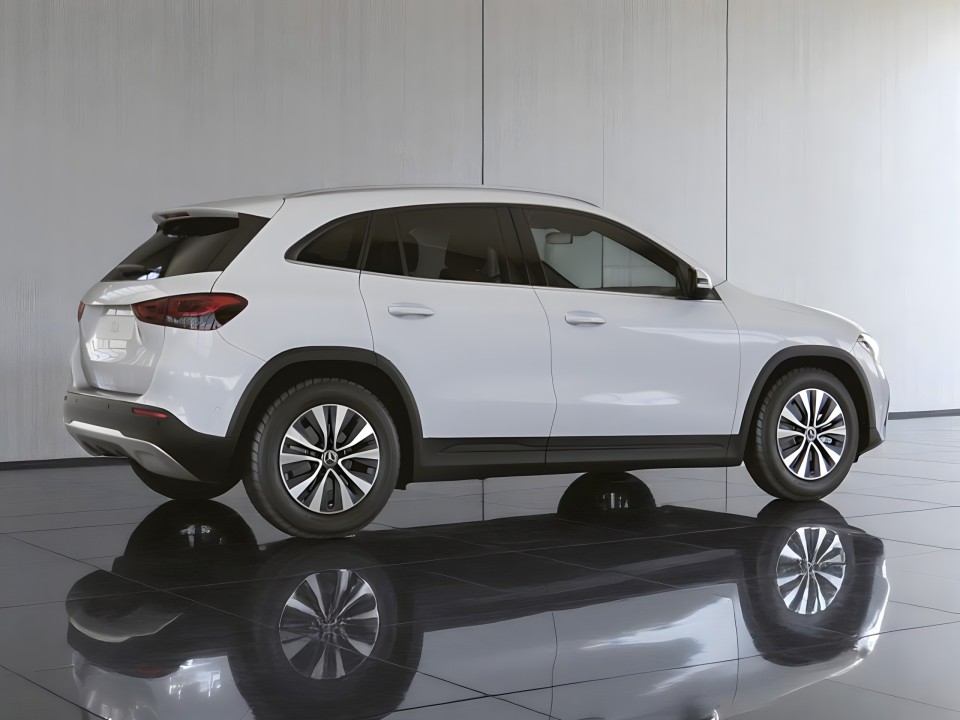 Mercedes-Benz GLA 200d 4MATIC (4)