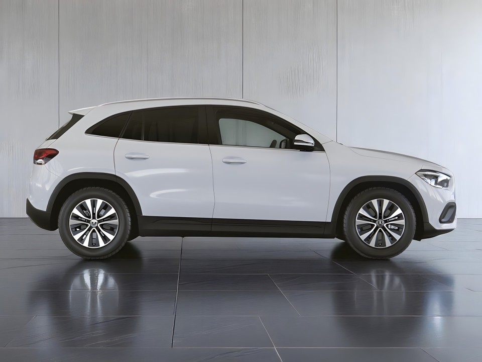 Mercedes-Benz GLA 200d 4MATIC (3)