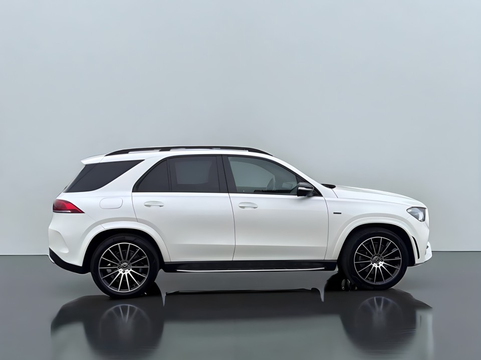 Mercedes-Benz GLE 350e 4MATIC AMG (2)