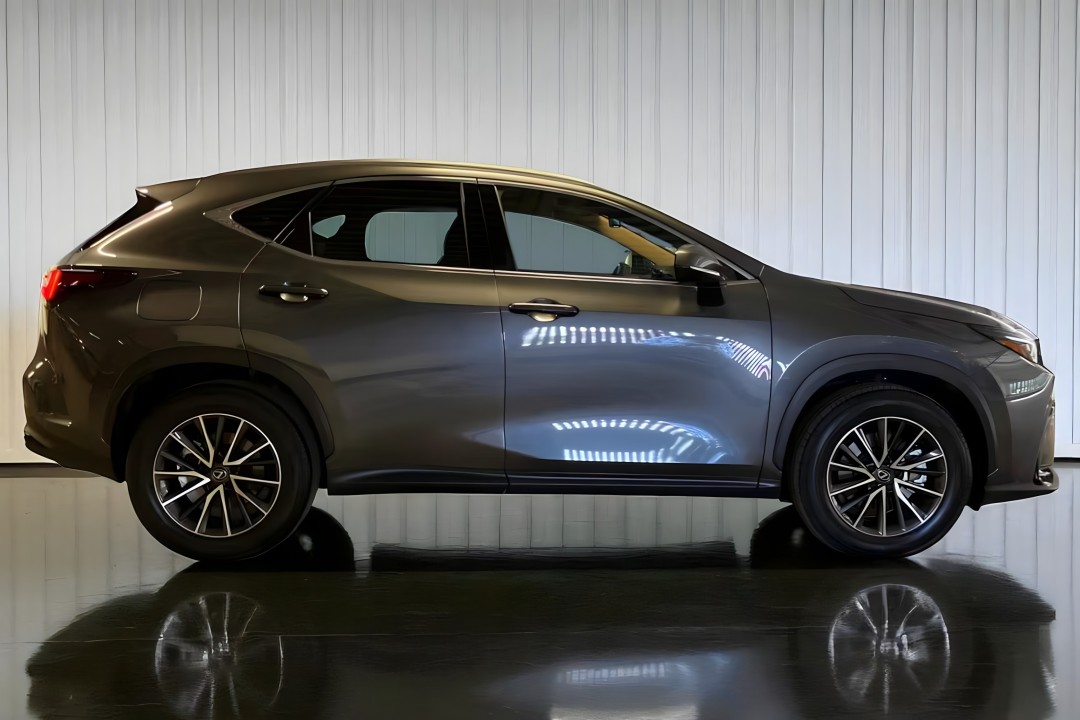 Lexus Seria NX 450h+ (2)