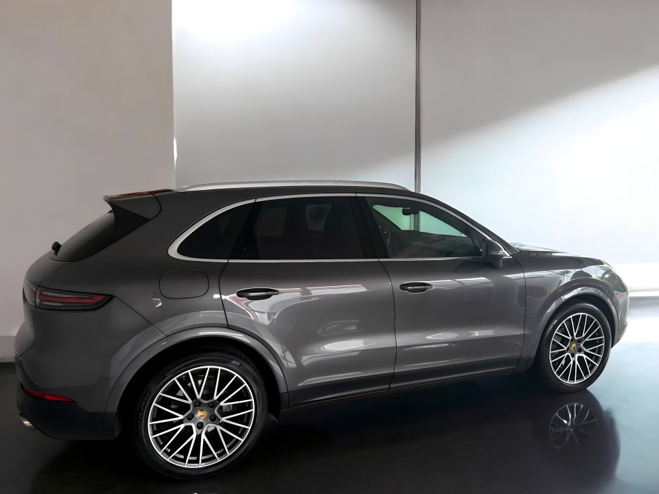 Porsche Cayenne S (4)