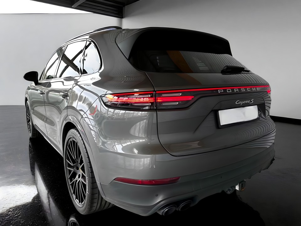 Porsche Cayenne S (5)