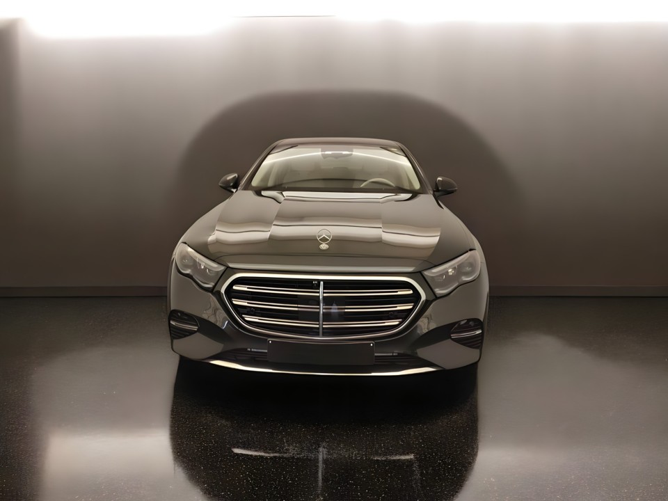 Mercedes-Benz E 300e 4MATIC Exclusive (3)