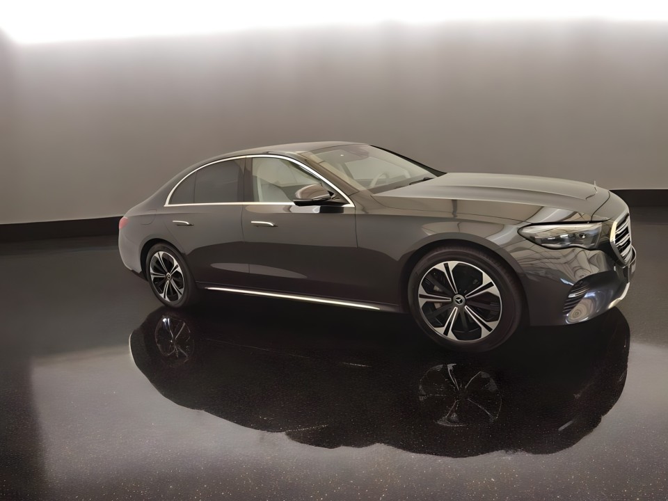 Mercedes-Benz E 300e 4MATIC Exclusive (2)