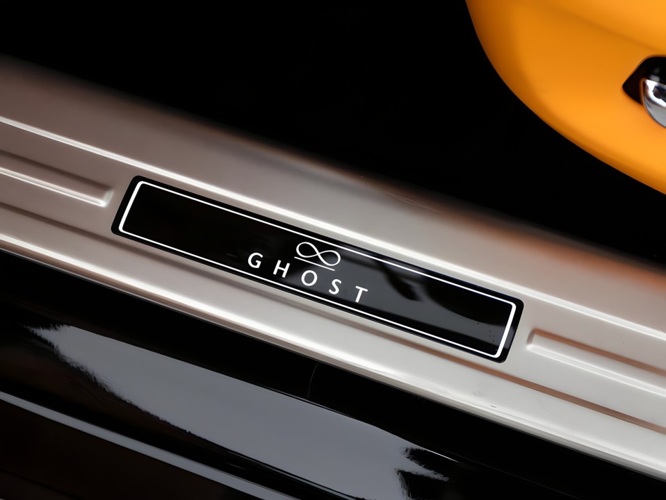 Rolls-Royce Ghost Black Badge - foto 17