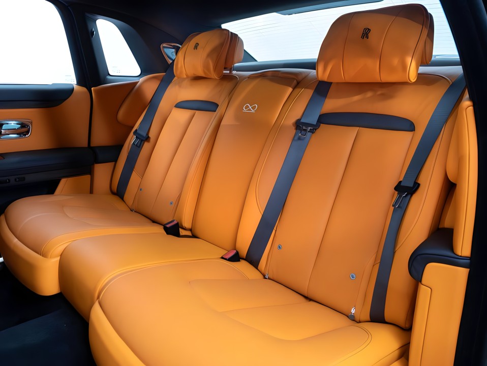 Rolls-Royce Ghost Black Badge - foto 11