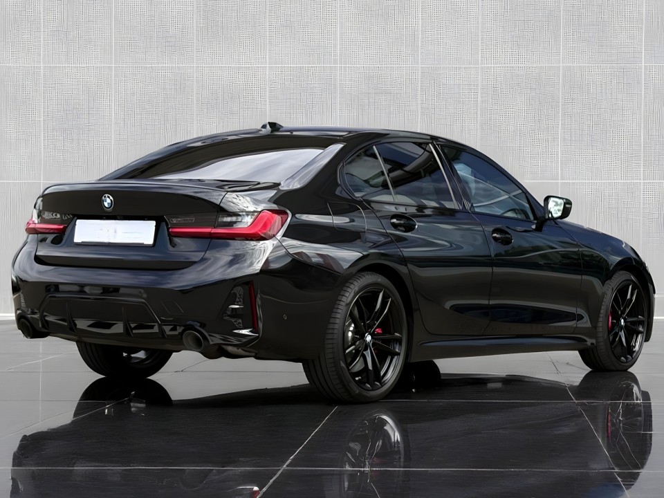 BMW Seria 3 330i xDrive M-Sport (2)