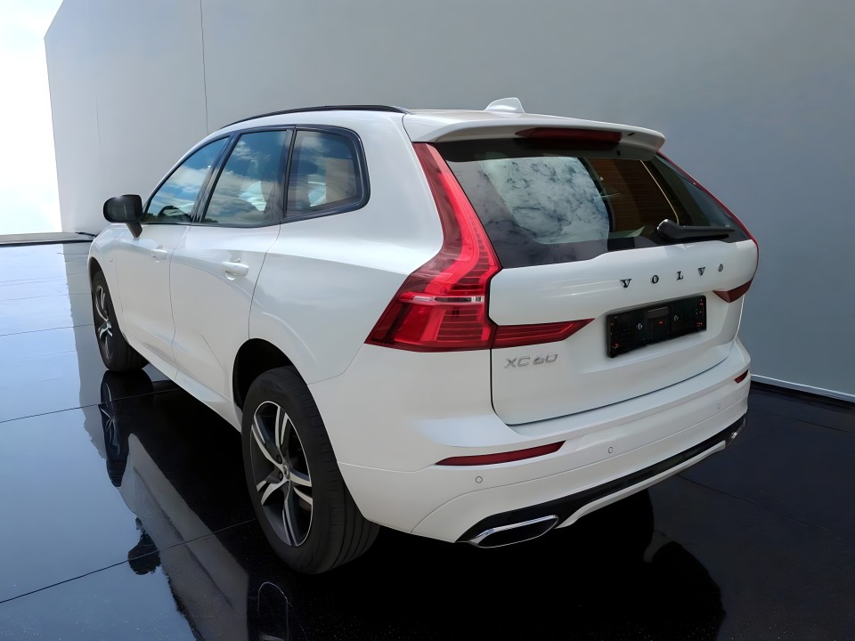 Volvo XC 60 R-Design Recharge (3)