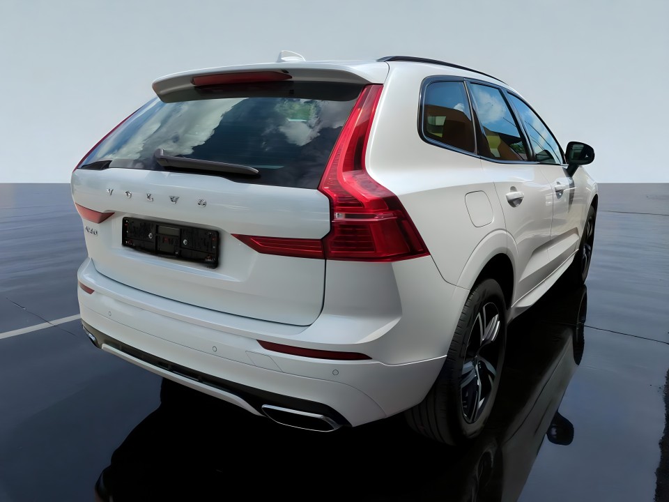 Volvo XC 60 R-Design Recharge (2)