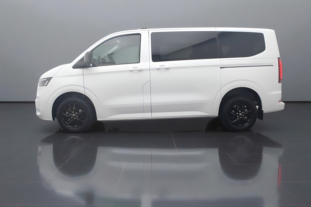 Volkswagen T7 Caravelle 2.0 TDI (5)